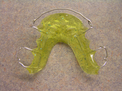 Hawley Retainer